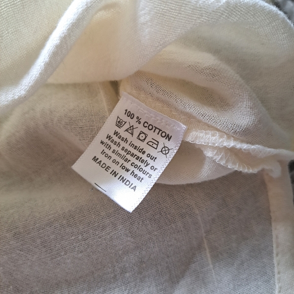 Star Mela | Cream white & black embroidered tunic shirt with tassels - Picture 11 of 12